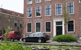 Canal House In Historic City Center Gouda